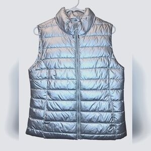 NWT GAP Silver Puffer Vest (M)